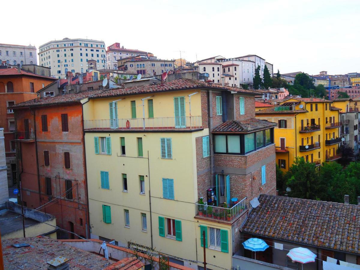 Trompe L'Oeil Lägenhet Perugia Exteriör bild